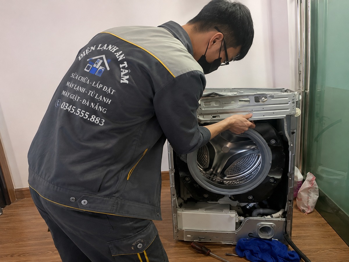 Đang Xả Nước Máy Giặt Tự Dừng